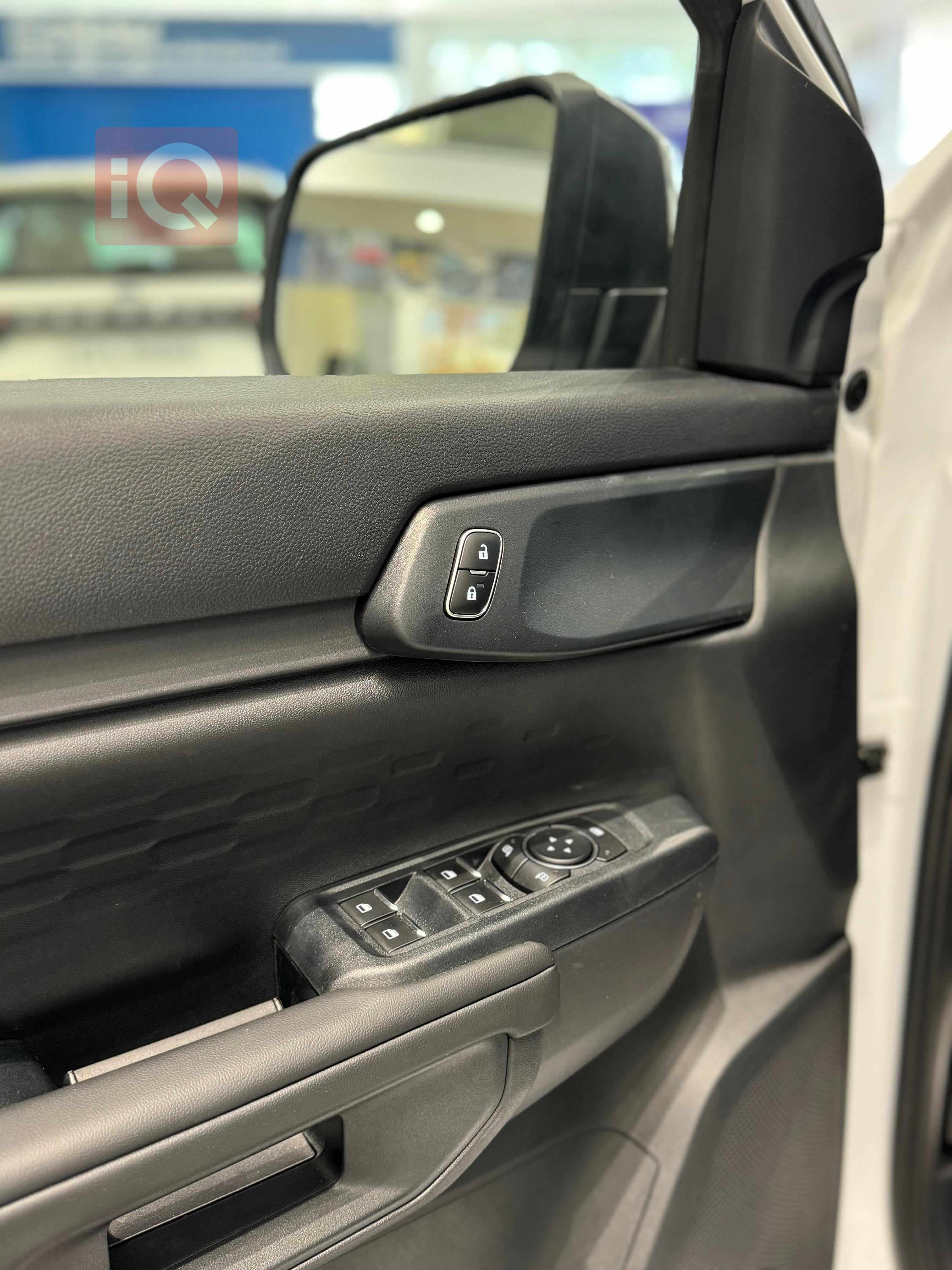 https://cdn.iqcars.iob820d494-81eb-4652-86a1-361296612a66.jpg